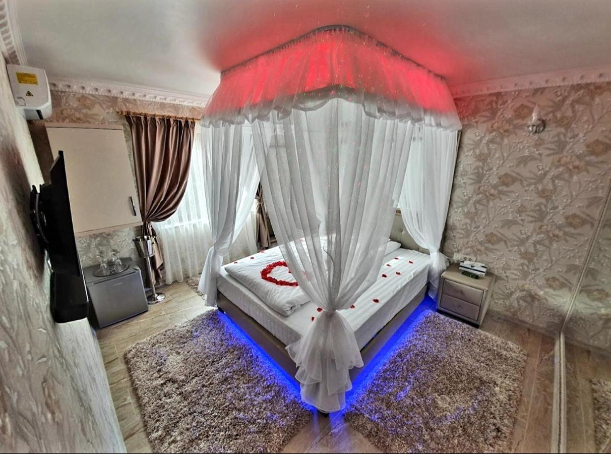 Anadi Boutique Only Adult 2*
