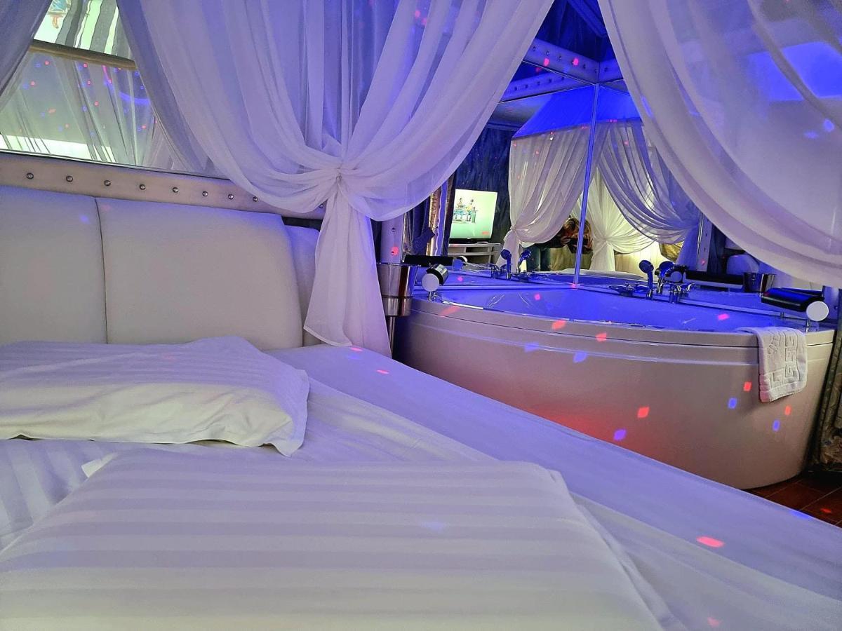 Anadi Boutique Only Adult Love hotel