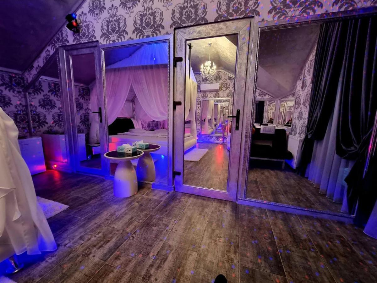 Anadi Boutique Only Adult 2* Braşov