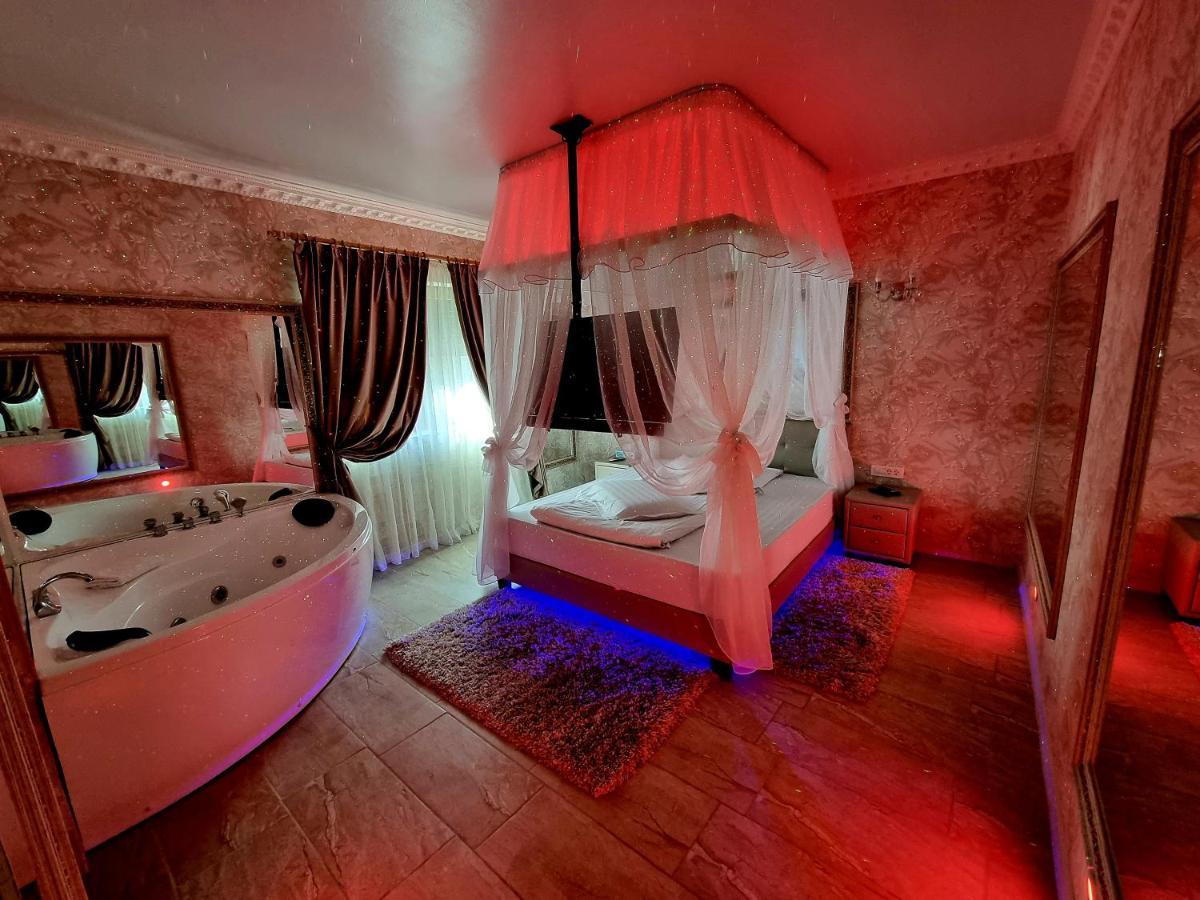 Anadi Boutique Only Adult Brasov