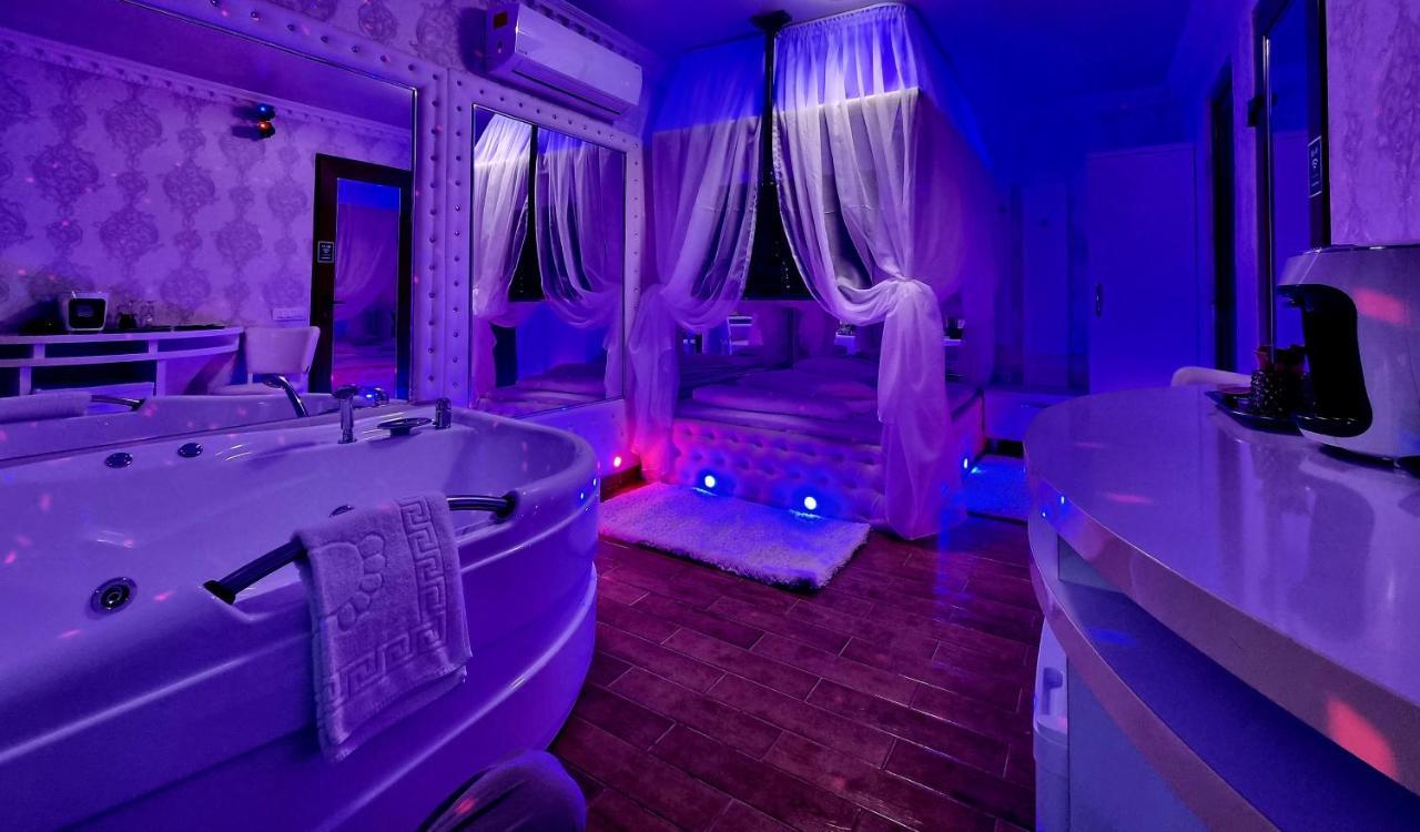 Anadi Boutique Only Adult