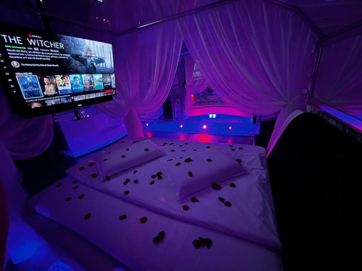 Love hotel Anadi Boutique Only Adult Braşov