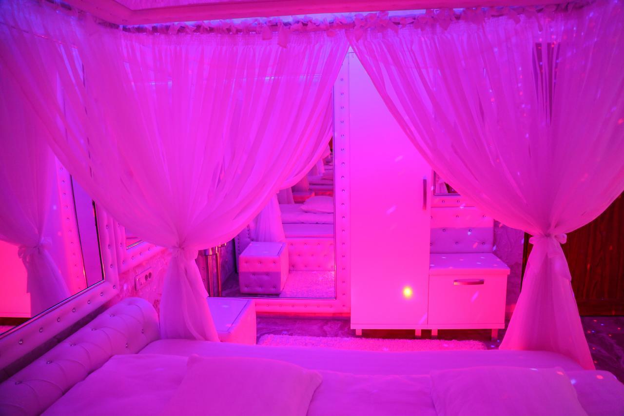Love hotel Anadi Boutique Only Adult Braşov